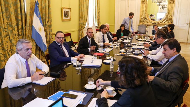 Alberto Fernández y el gabinete económico analizan el avance del consumo y el control de precios