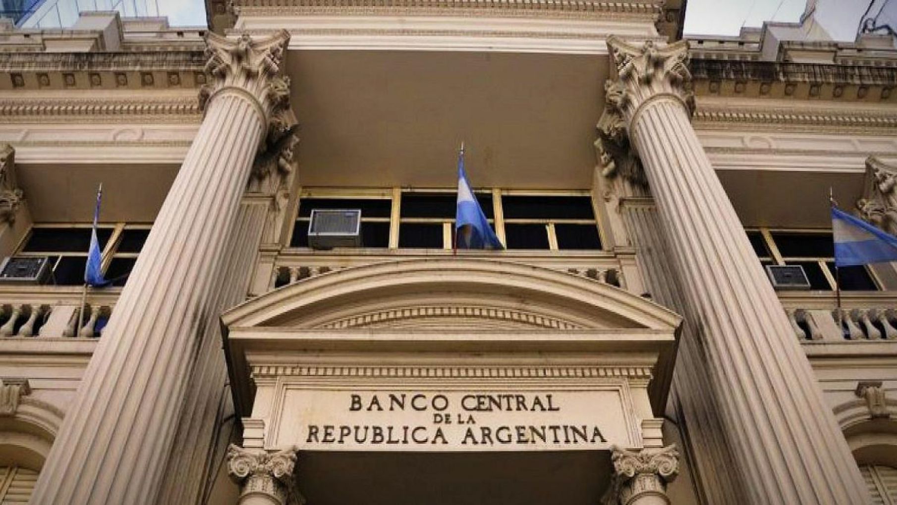 El Banco Central analiza la posibilidad de volver a la presencialidad sin turnos previos