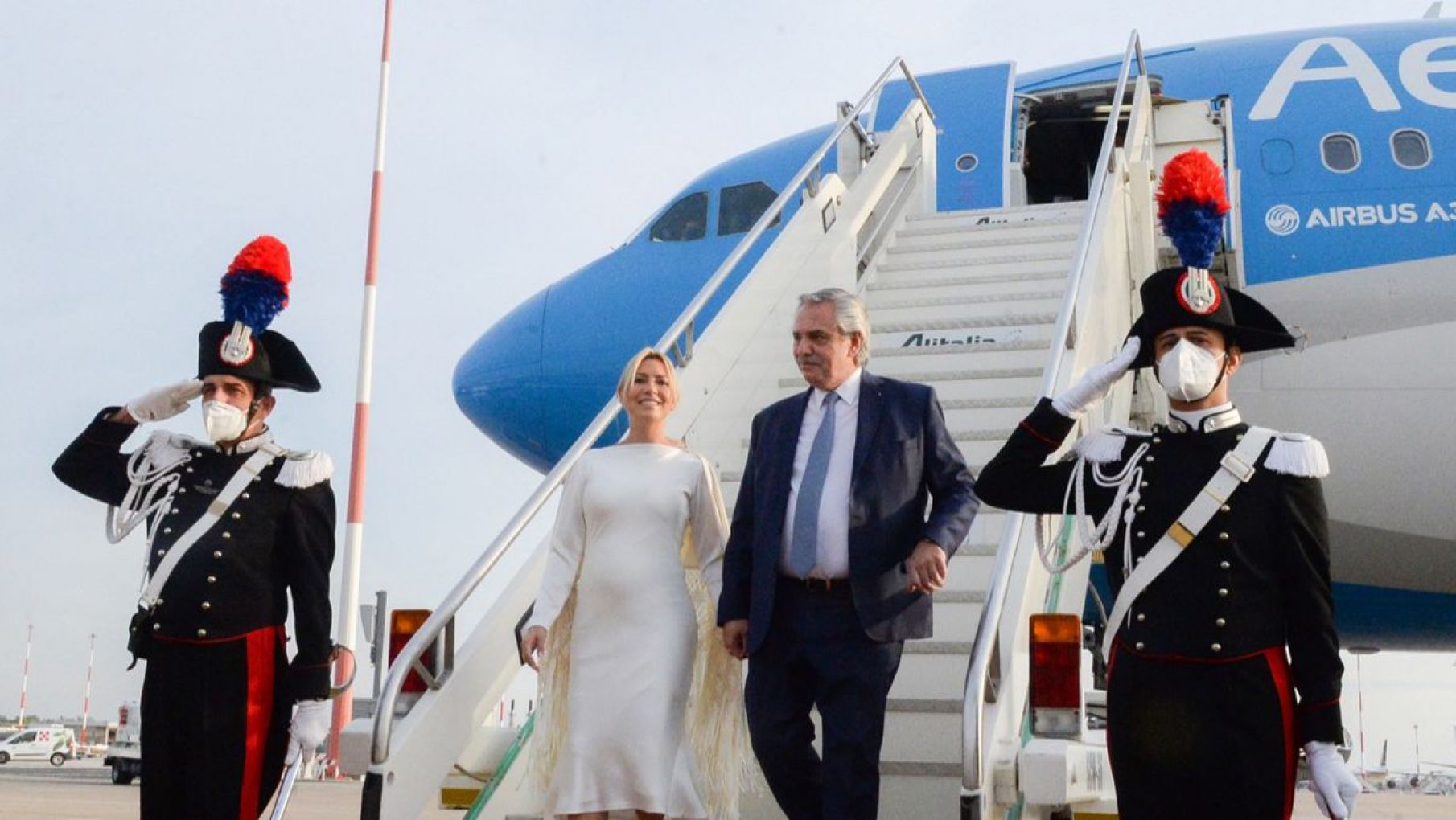 El Presidente regresó al país y continúa su campaña