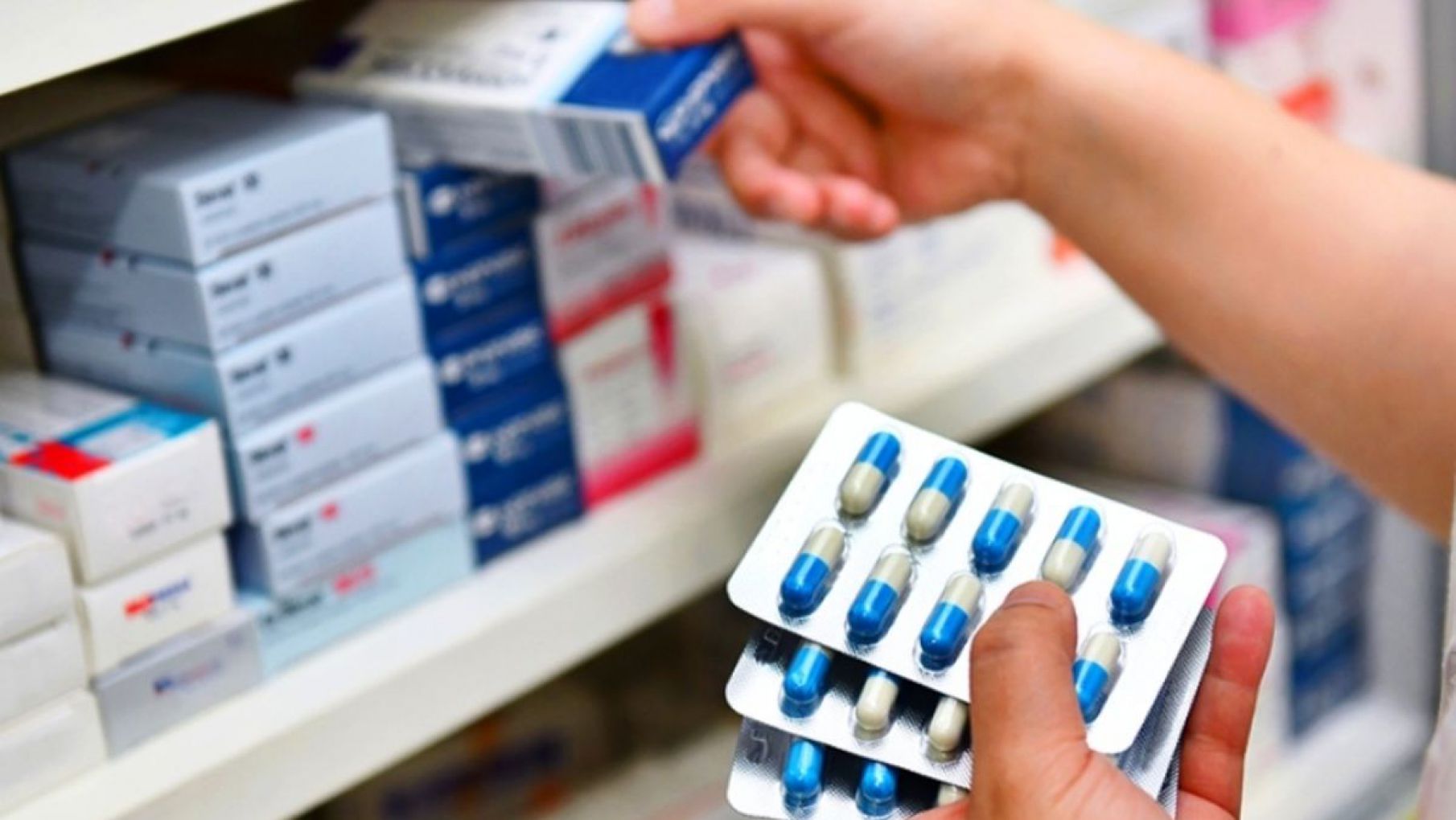 En búsqueda de la regulación de precios en los medicamentos