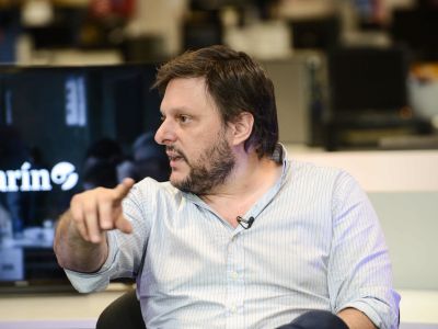 Leandro Santoro a días de las PASO reavivó el debate por las pistolas Taser