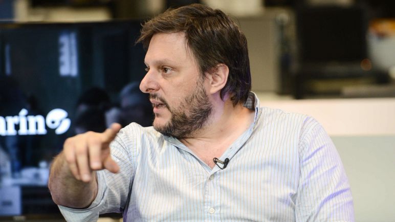 Leandro Santoro a días de las PASO reavivó el debate por las pistolas Taser