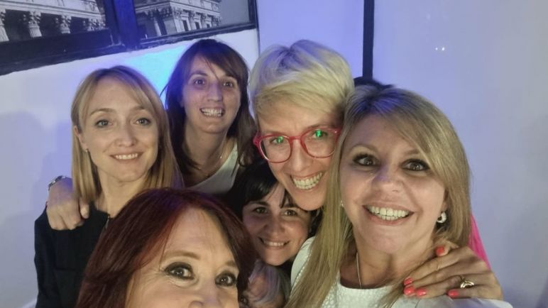 Tras la derrota del oficialismo reaparece Cristina Fernández