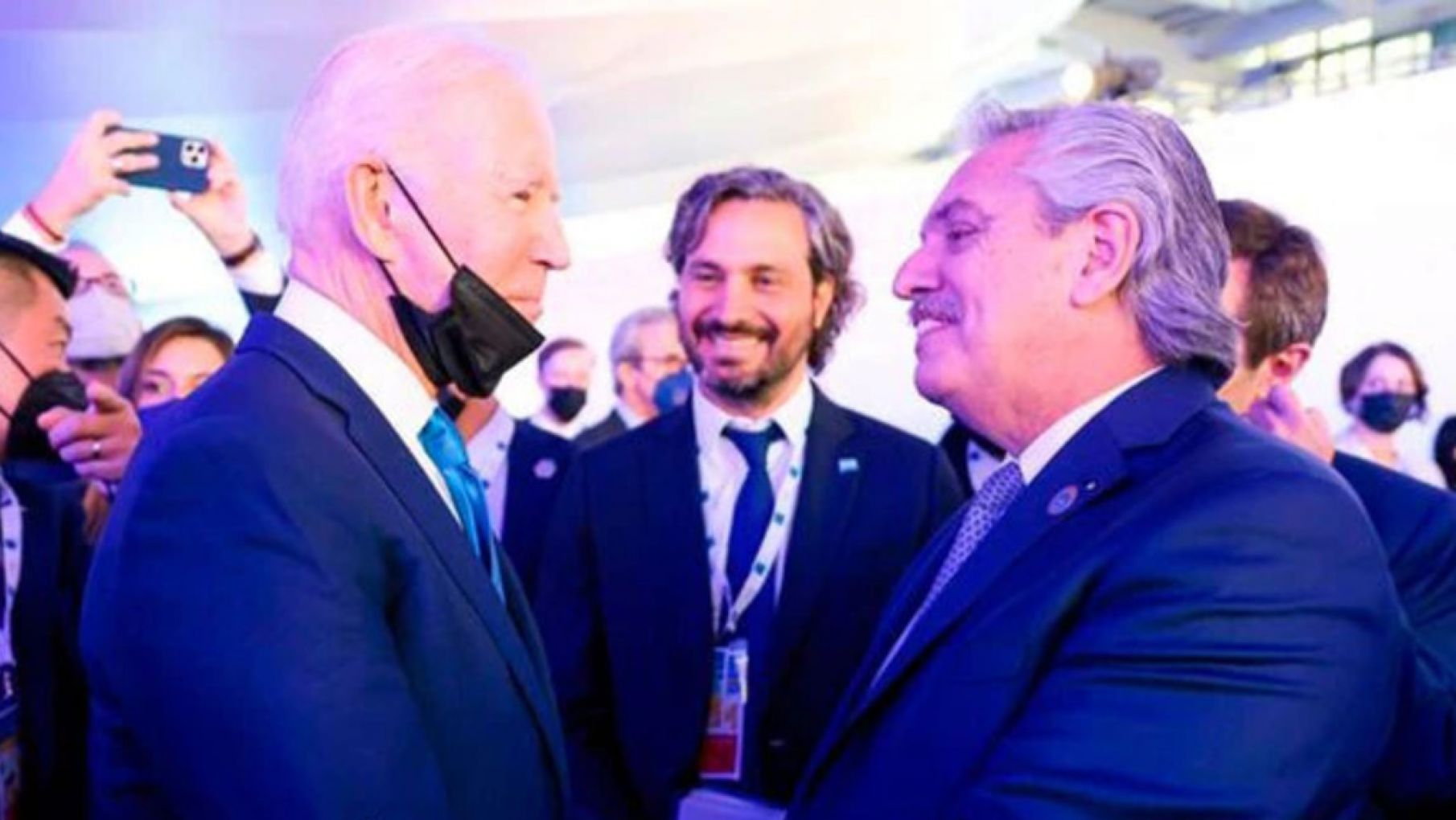 El presidente estará presente en la cumbre por la democracia, creada por Joe Biden