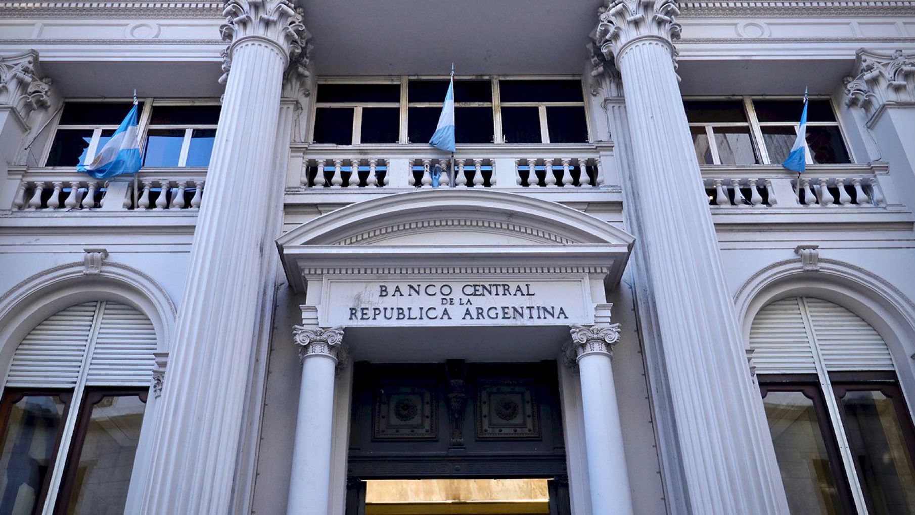 El Banco Central prorrogó por seis meses los alcances del cepo cambiario