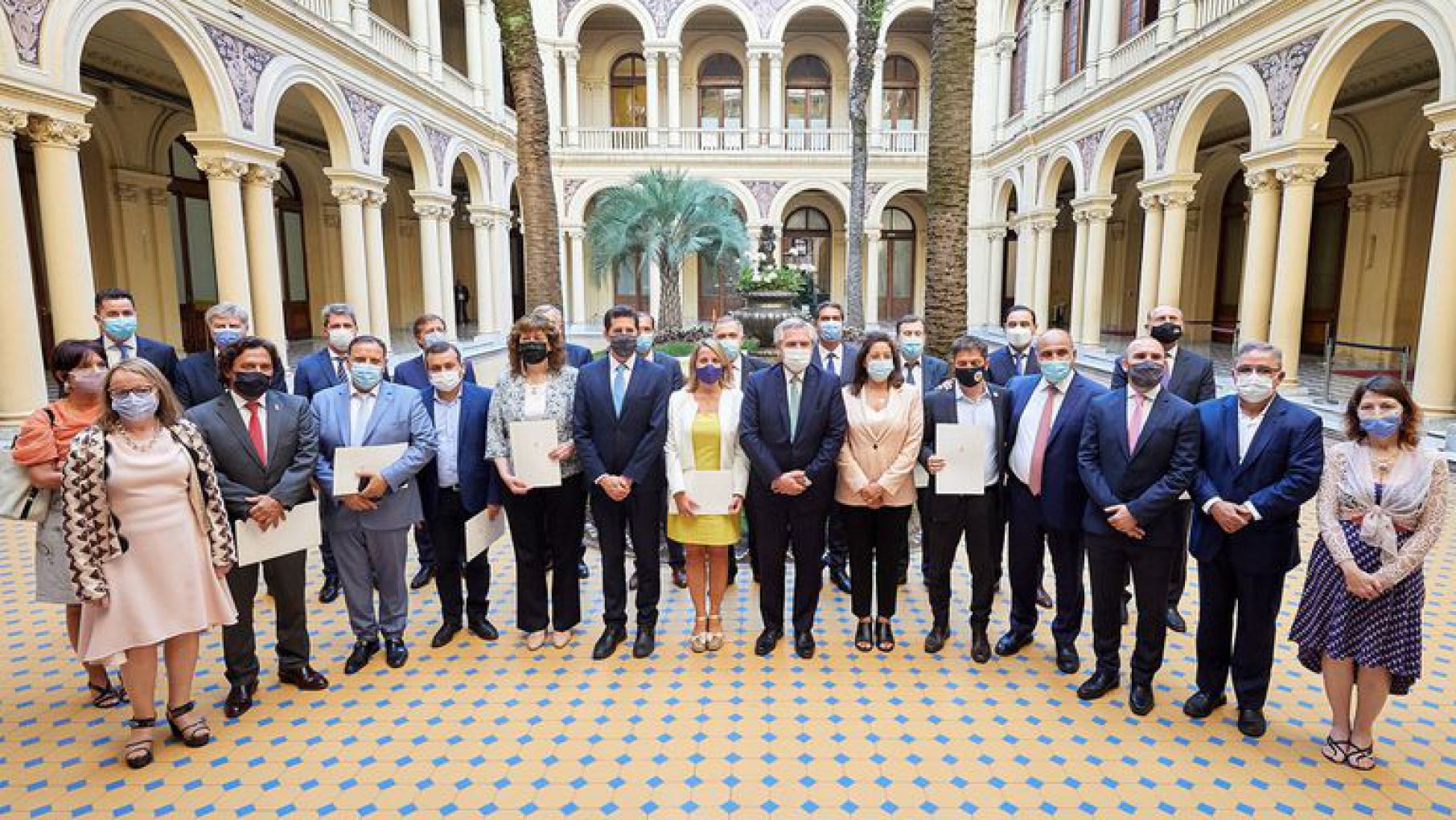 Fernandez y una reunión junto con Guzmán y Gobernadores para explicar las negociaciones con el FMI