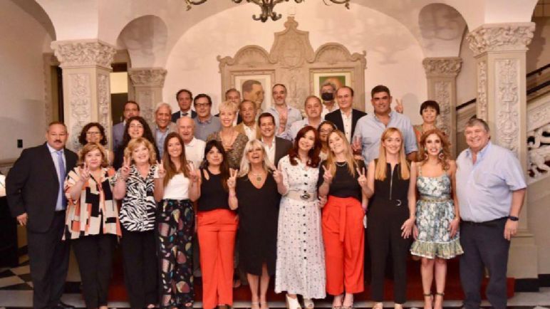 Cristina Kirchner despidió el año con los senadores del FdT