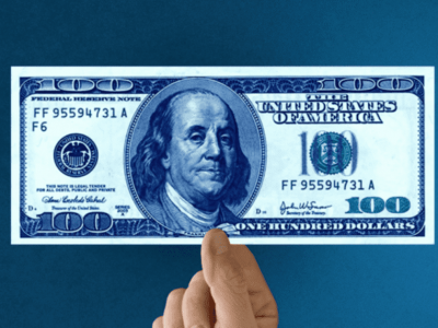 El dólar blue arrancó la semana en baja y la brecha cambiaria es del 102%