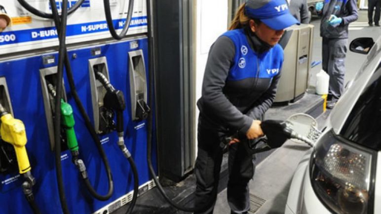 Aumenta la nafta un 6% promedio en naftas y gasoil