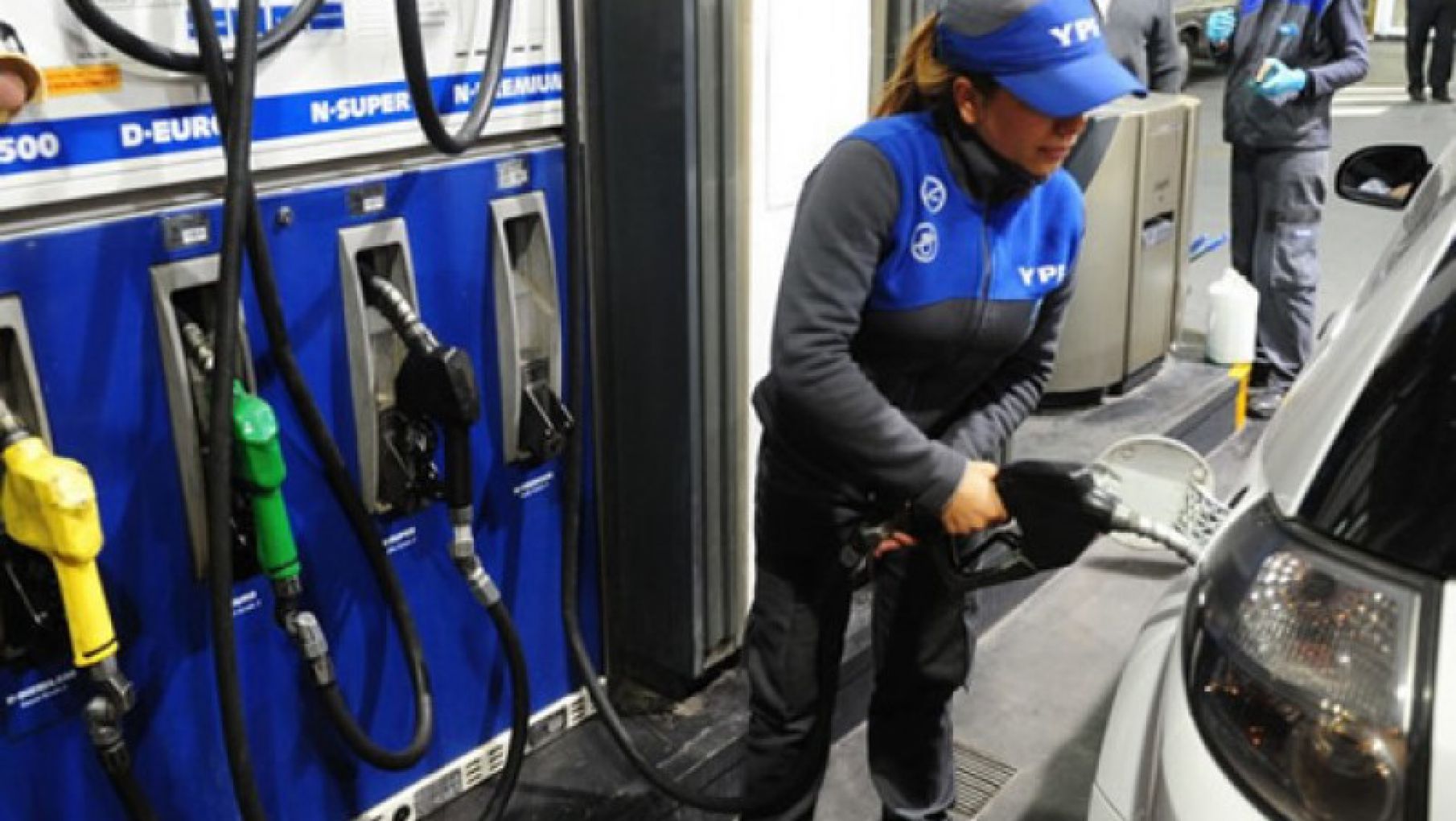 Aumenta la nafta un 6% promedio en naftas y gasoil