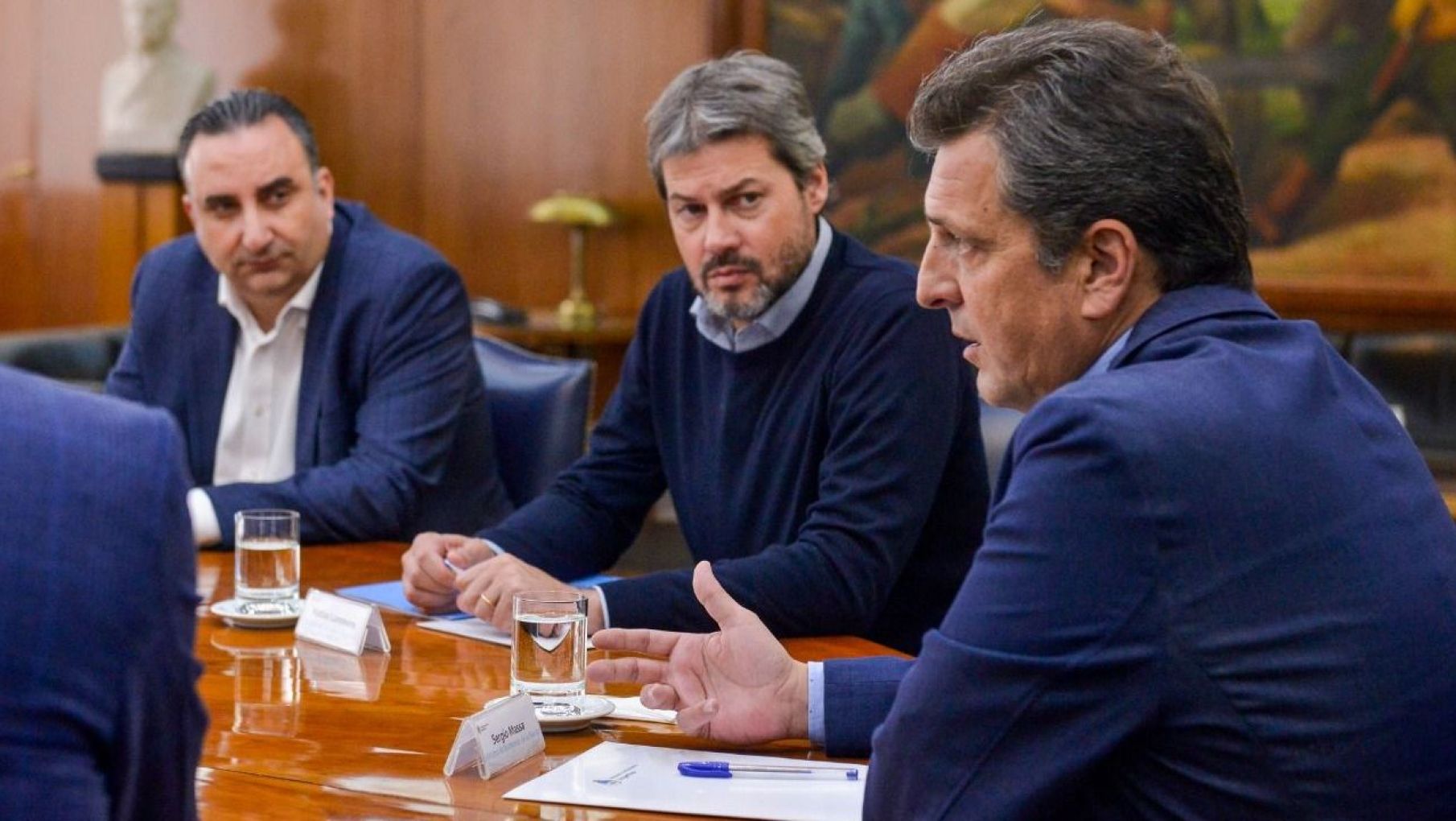Sergio Massa y parte de su gabinete se reunió con senadores del FdT