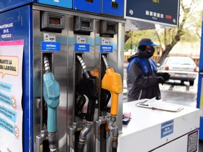 Las petroleras aumentarán un 4% sus combustibles desde hoy