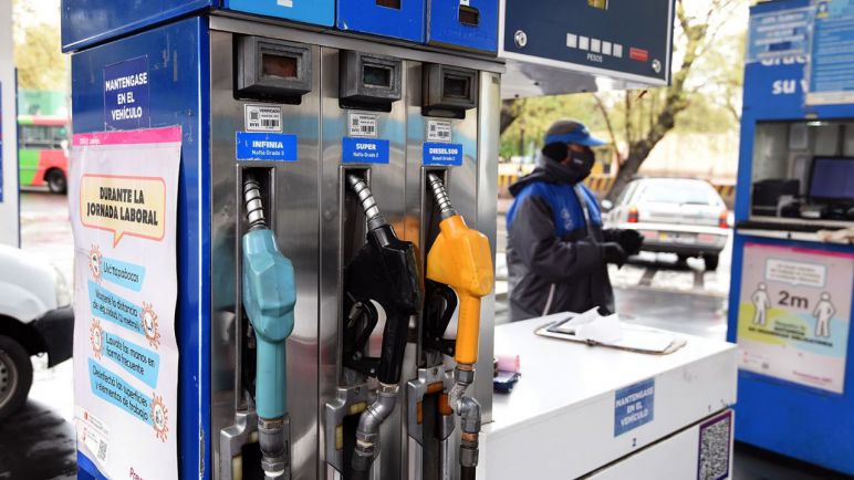 Las petroleras aumentarán un 4% sus combustibles desde hoy