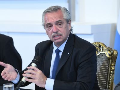 Fernández y el ministro de educación acordaron una suba de salario del 114% para docentes