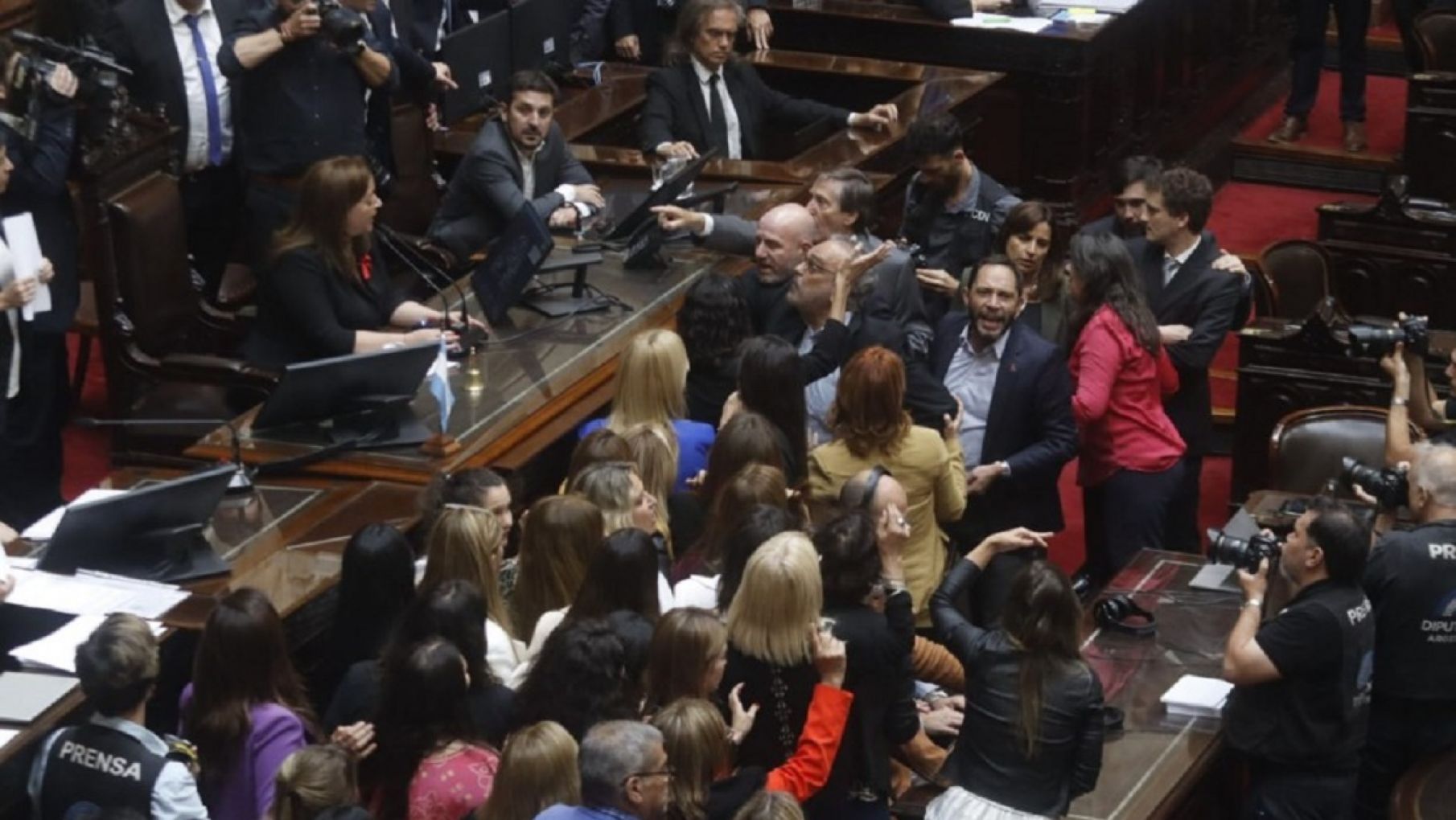 El escándalo en la Cámara de Diputados aleja la posibilidad de consensos