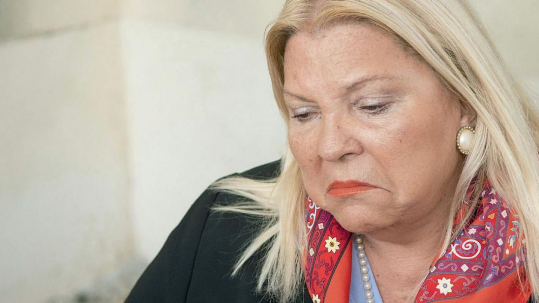 Elisa Carrió apunto contra la vicepresidenta "que devuelva el dinero"