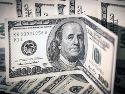 El dólar blue cotizó estable, frenó su sexta baja consecutiva y cerró en $312