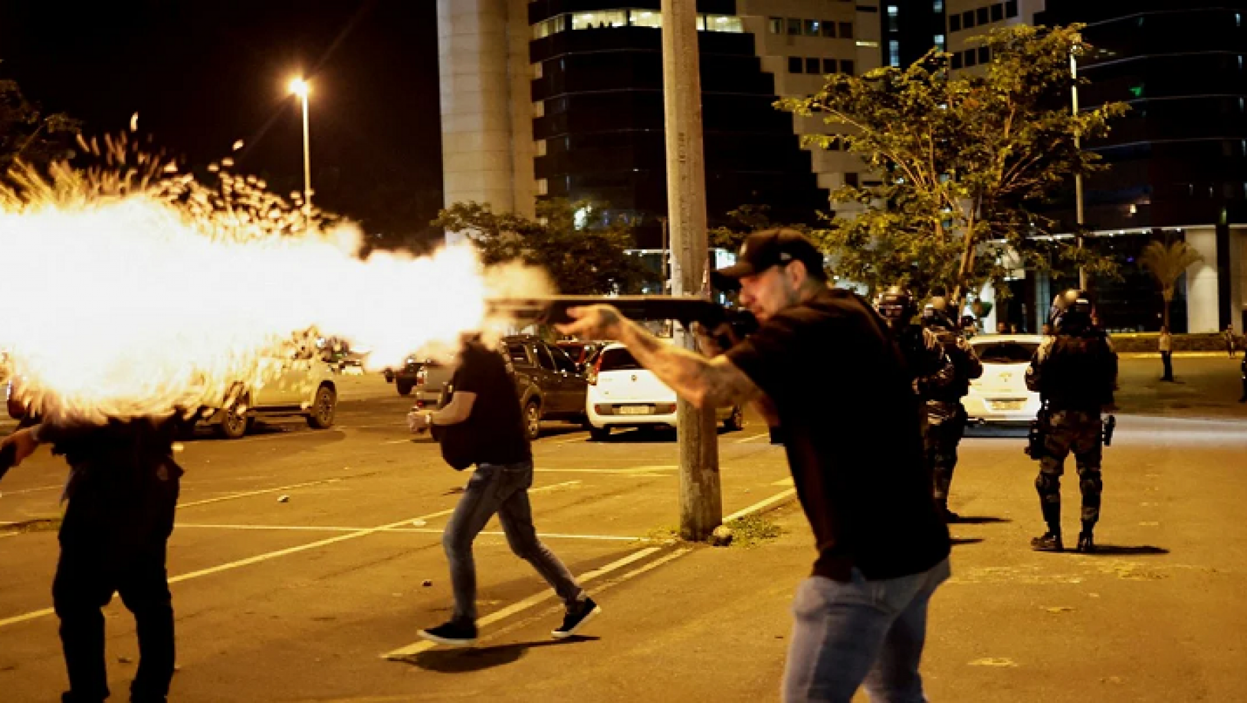 Partidarios de Bolsonaro intentaron invadir la sede de la Policía Federal
