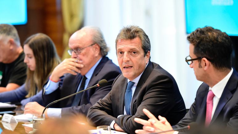 El ministro de Economía Sergio Massa dio detalles del funcionamiento de la balanza automotriz