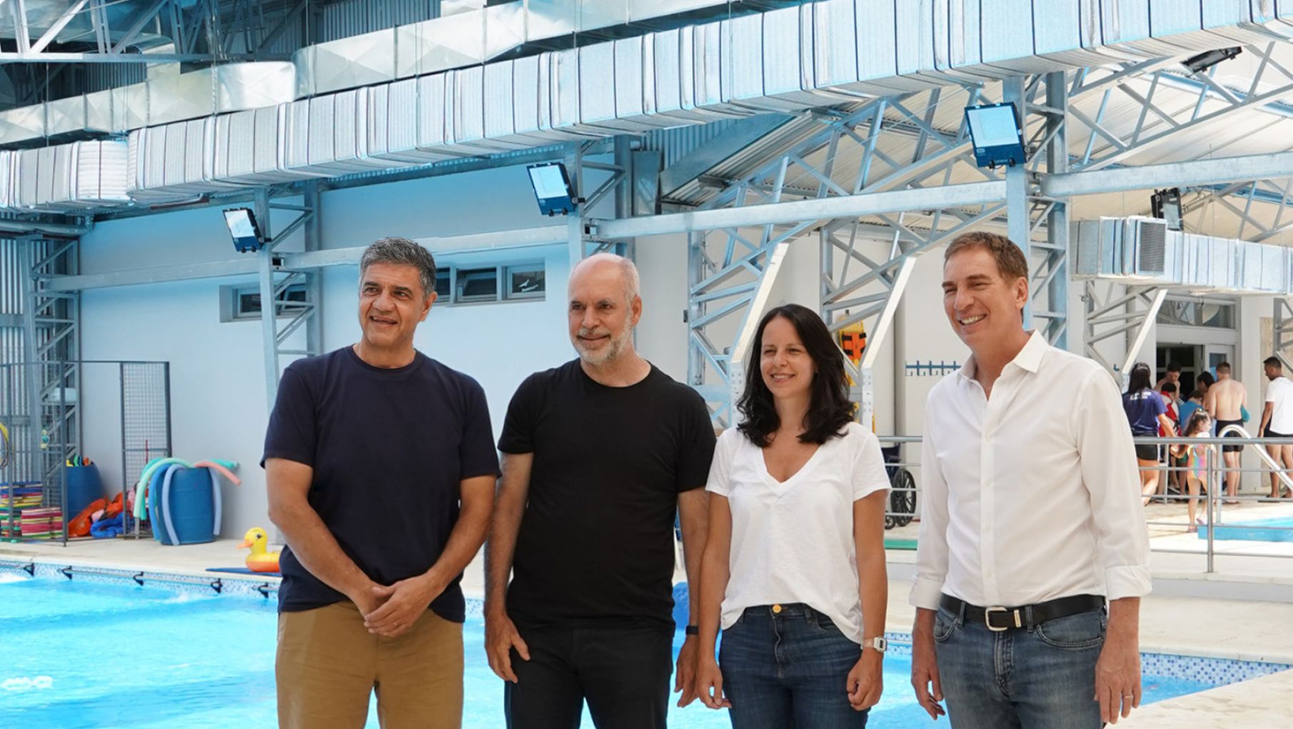 Jorge Macri, Larreta y Diego Santilli recorrieron Vicente López y respaldaron a Soledad Martinez.