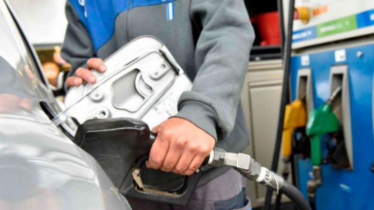 Petroleras ya ajustaron sus precios para nafta y diésel correspondiente a enero