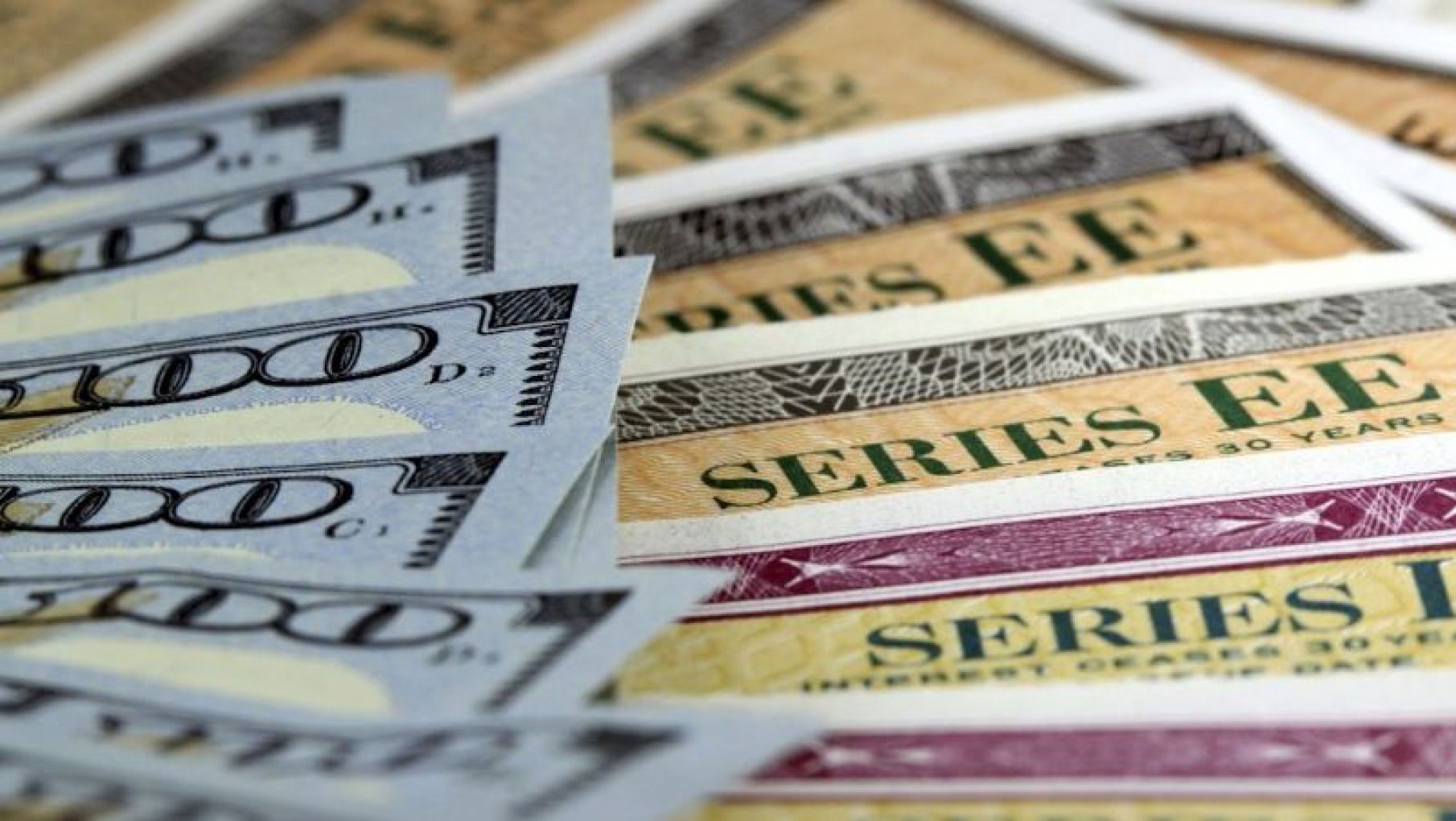 La bolsa porteña se desplomó pero se dispararon los bonos en dólares y cayó el riesgo país