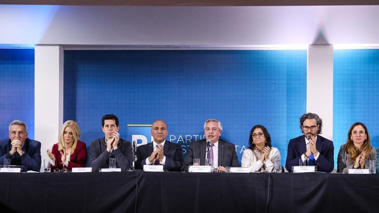 Alberto Fernández convocó a la primera reunión de la mesa política del FdT