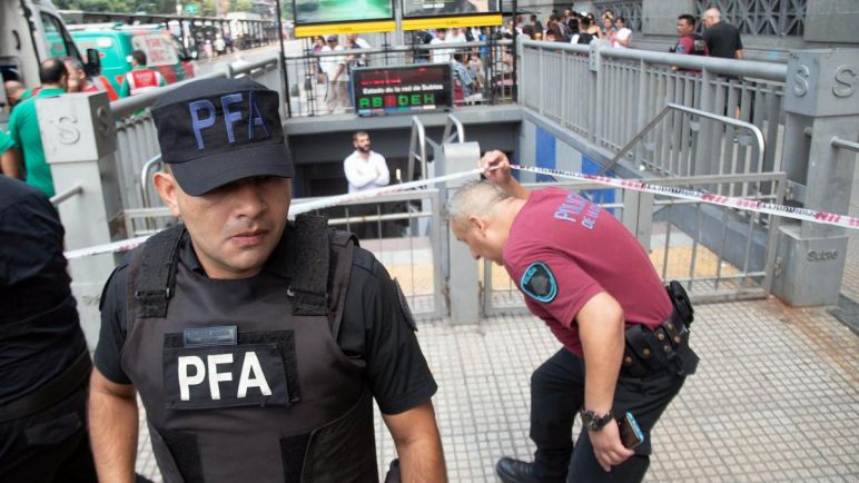 Mañana será indagado por el juez el acusado de matar a la mujer policía en el subte