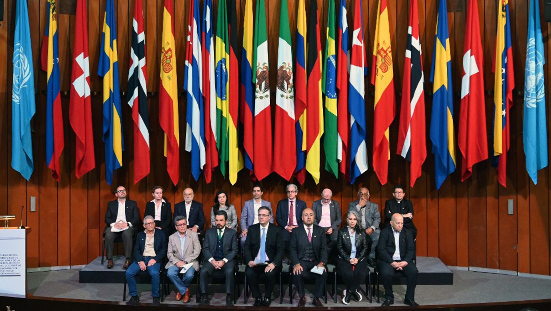 El Gobierno colombiano y las FARC establecerán una mesa de diálogo por la paz