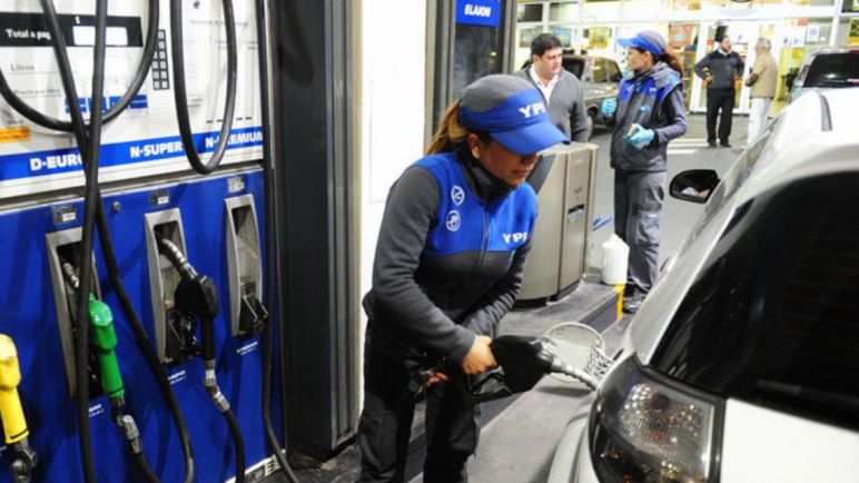 YPF aplicará desde las primeras horas del jueves un incremento del 3,8% en sus combustibles