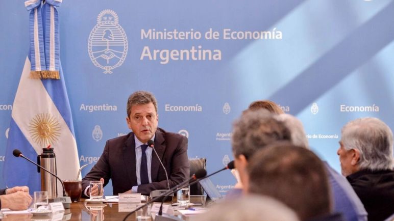 El paquete de medidas económicas de Massa: se busca contener la escalada de la inflación