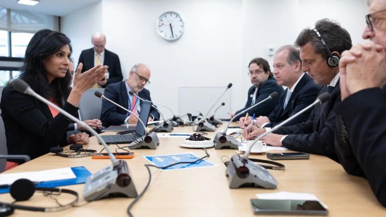 El FMI confirmó que avanzan las negociaciones para fortalecer las reservas del Banco Central