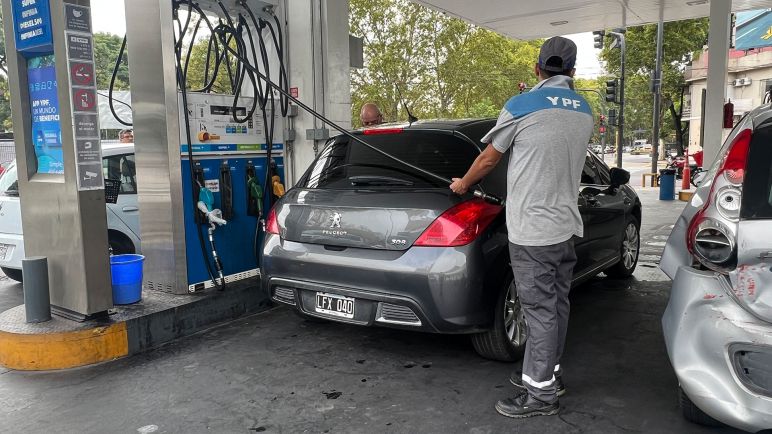 Las petroleras se preparan para un nuevo aumento en el combustible de hasta el 4%