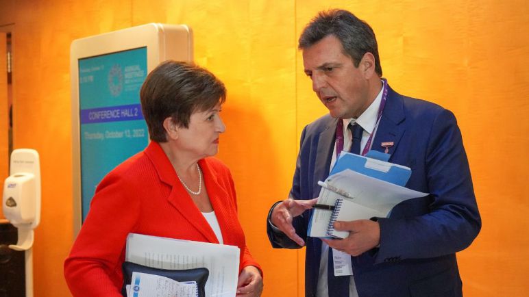 Se postergan las reuniones con el FMI para renovar el Acuerdo