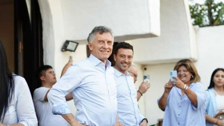 A días de las elecciones en Córdoba, Macri pidió el voto para De Loredo