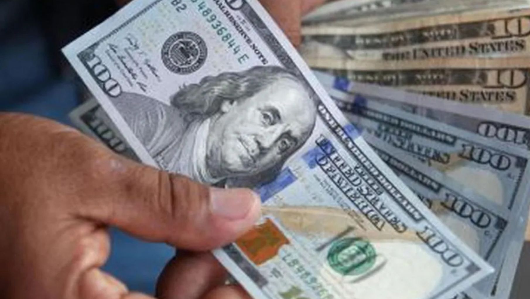 Fuerte salto del dólar blue