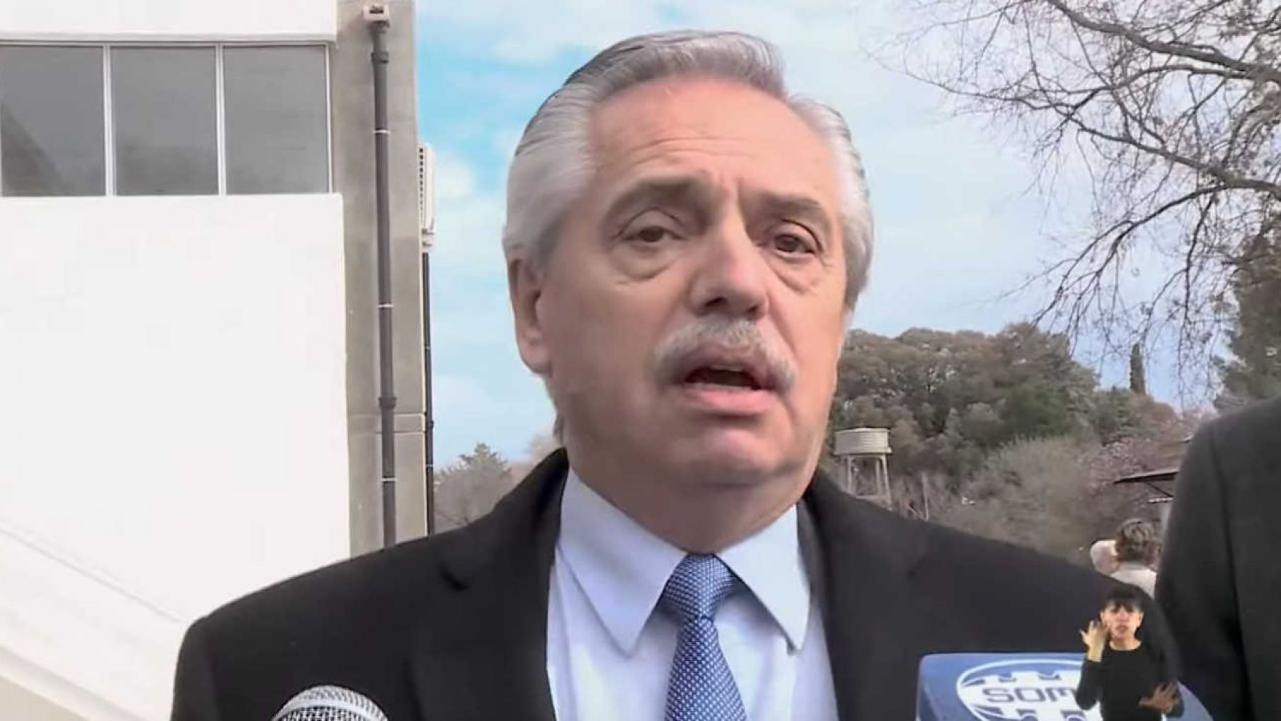 Alberto Fernández anuncia una suma fija y un bono para jubilados