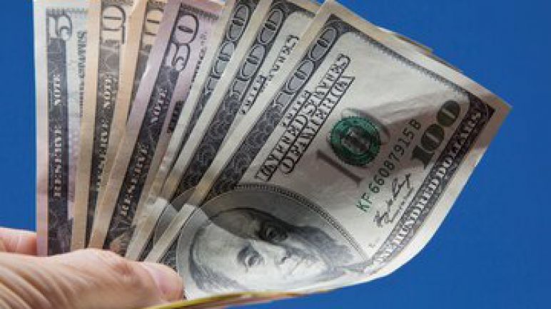 Cada vez hay más excluidos en la compra de dólar "Ahorro"