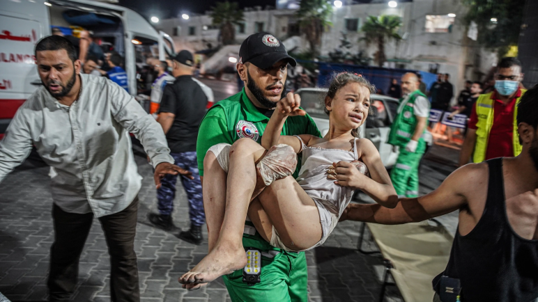 Más de 1.100 los muertos por los ataques en Israel y en Gaza