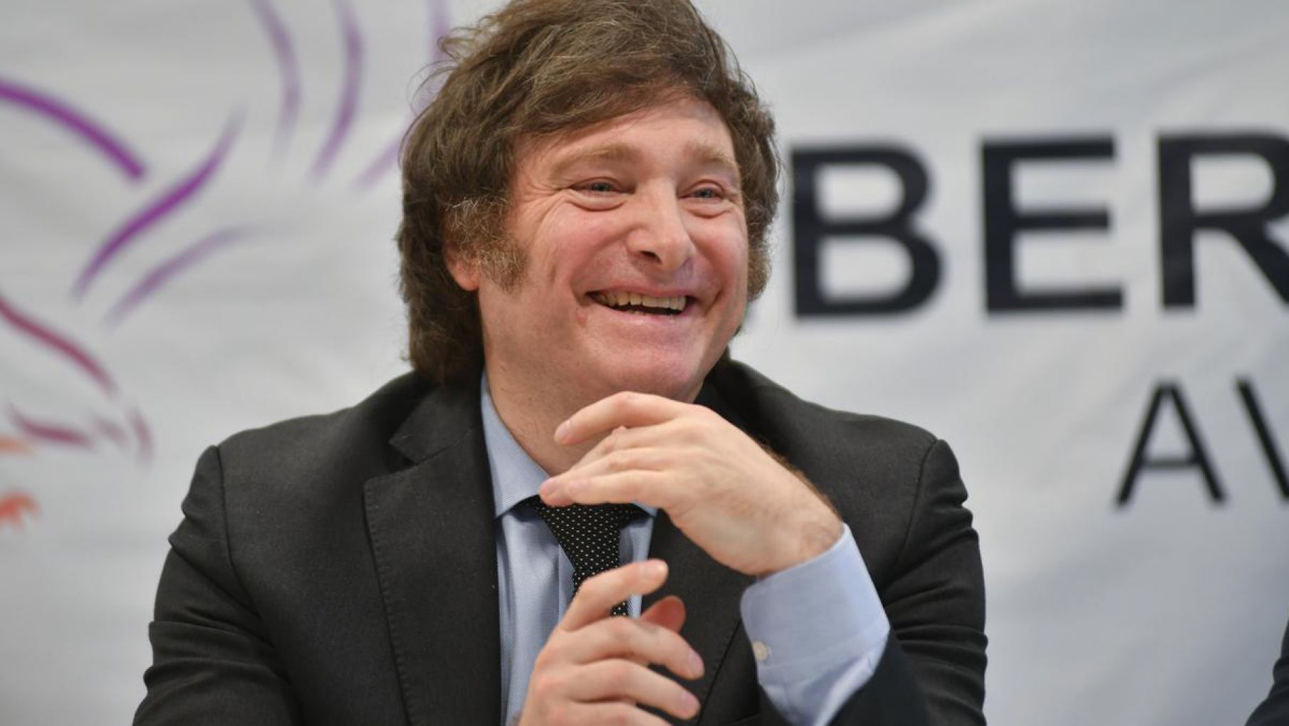 Milei dió una conferencia de prensa trás la denuncia: "Saben que estamos a punto de ganar"