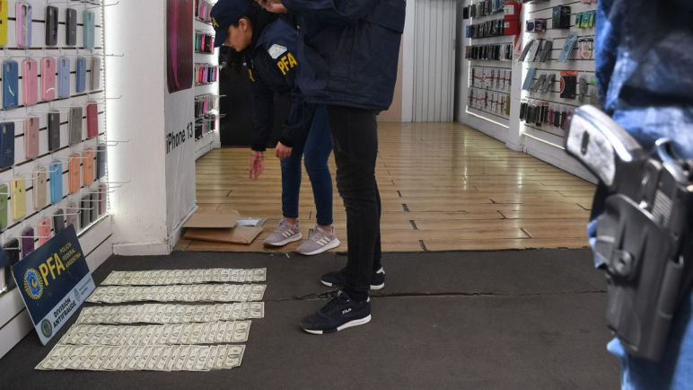 Massa ajusta los controles para contener al dólar hasta el viernes