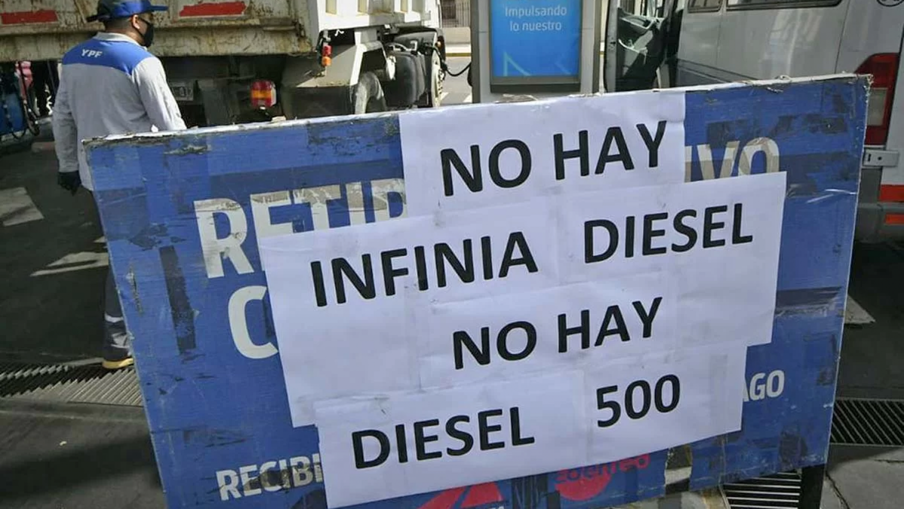 La escasez de combustibles se puede extender por varias semanas