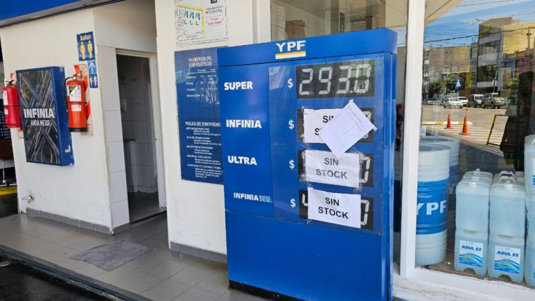 El Gobierno prometió normalizar el abastecimiento de combustibles