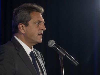 Massa aseguró que se "normalizó" el abastecimiento de combustibles