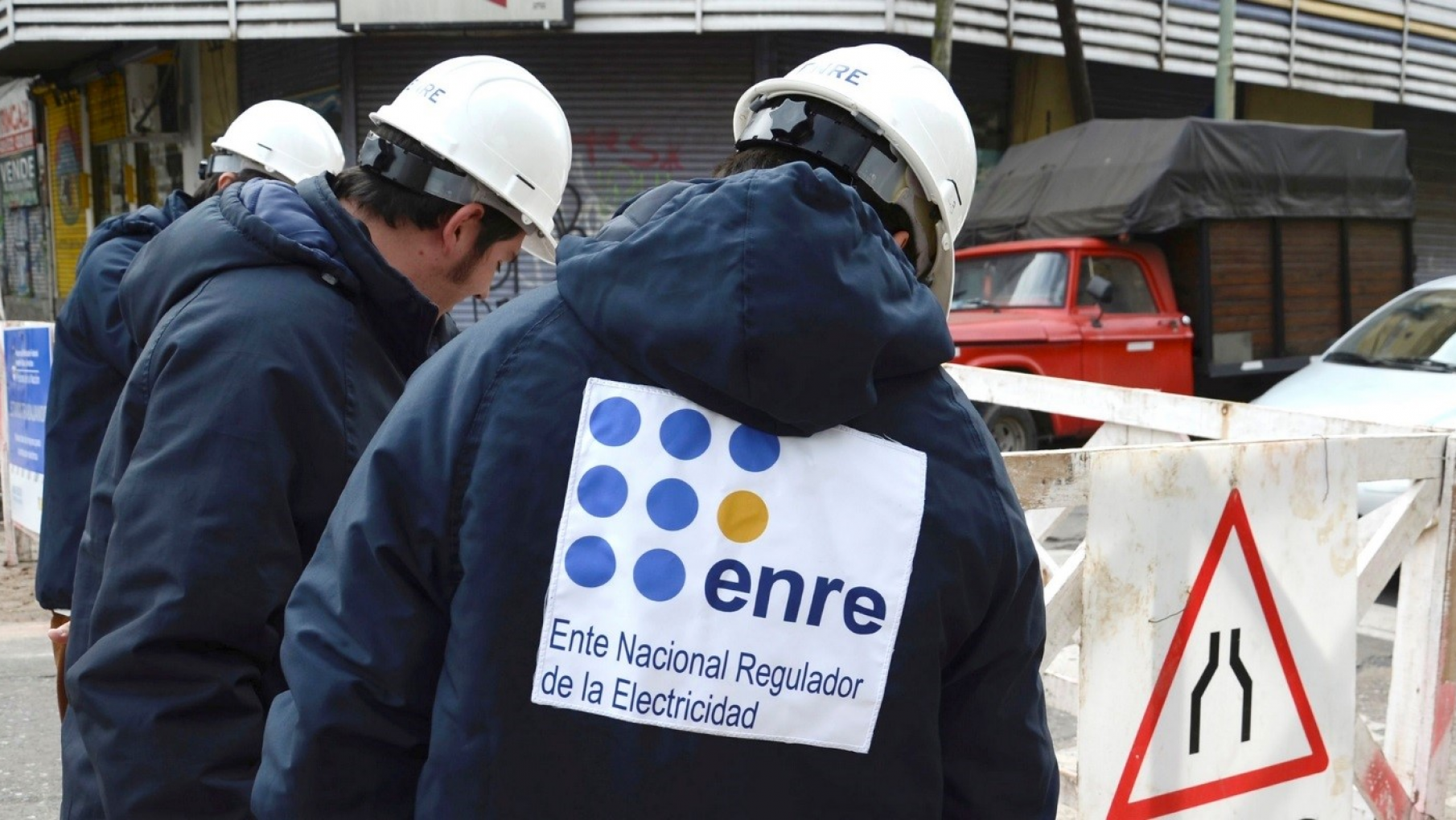 El ENRE aprobó una baja del 7% en las tarifas para usuarios de Edenor y Edesur