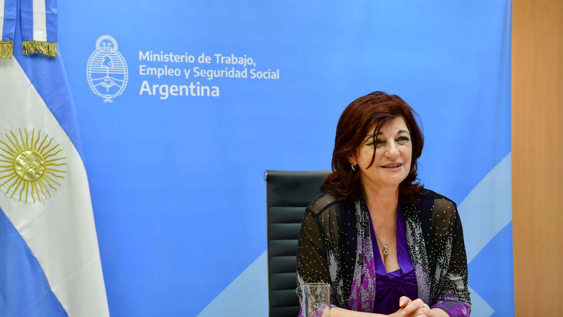 Kelly Olmos declaró que el Gobierno está a favor de una reducción de la jornada laboral