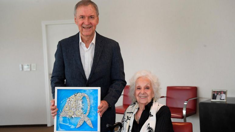 "Me voy muy feliz y agradecida", afirmó Estela Carlotto, tras su reunión con Juan Schiaretti