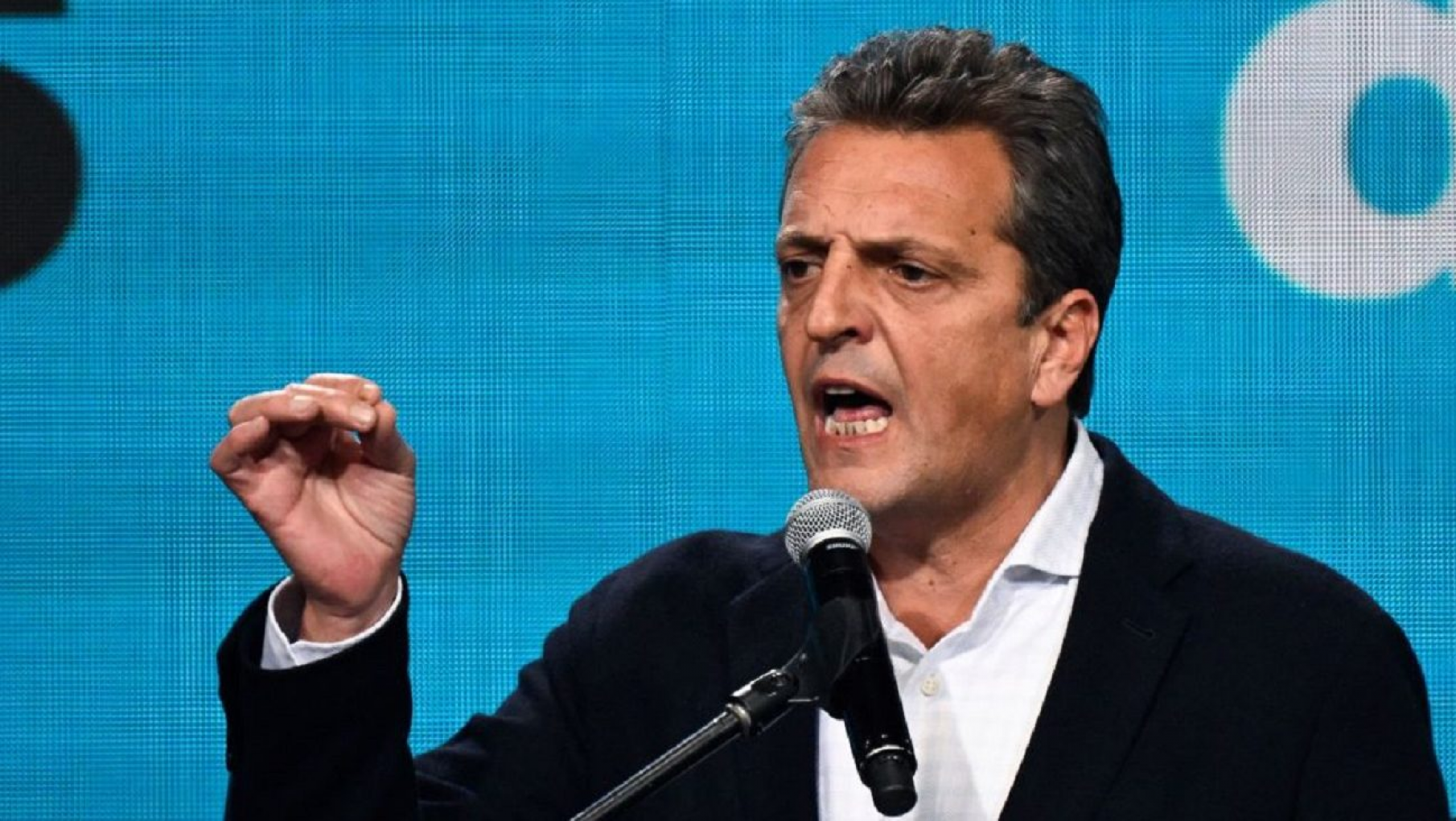 Massa recorre Río Negro en búsqueda del voto de los indecisos