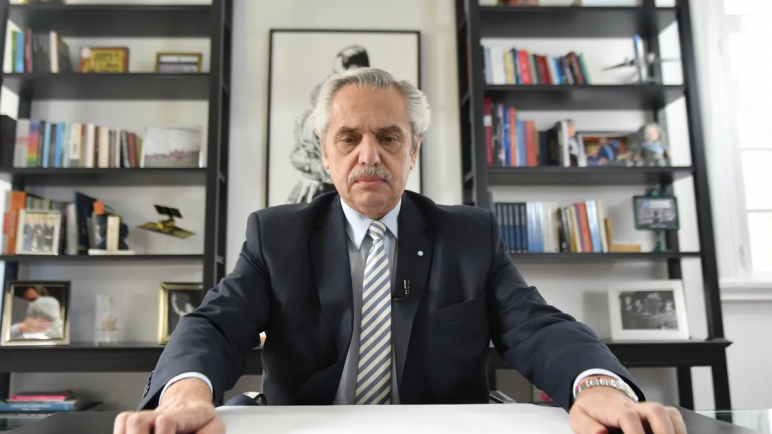 Fernández adelanta pasos en la transición y acepta renuncias de varios funcionarios