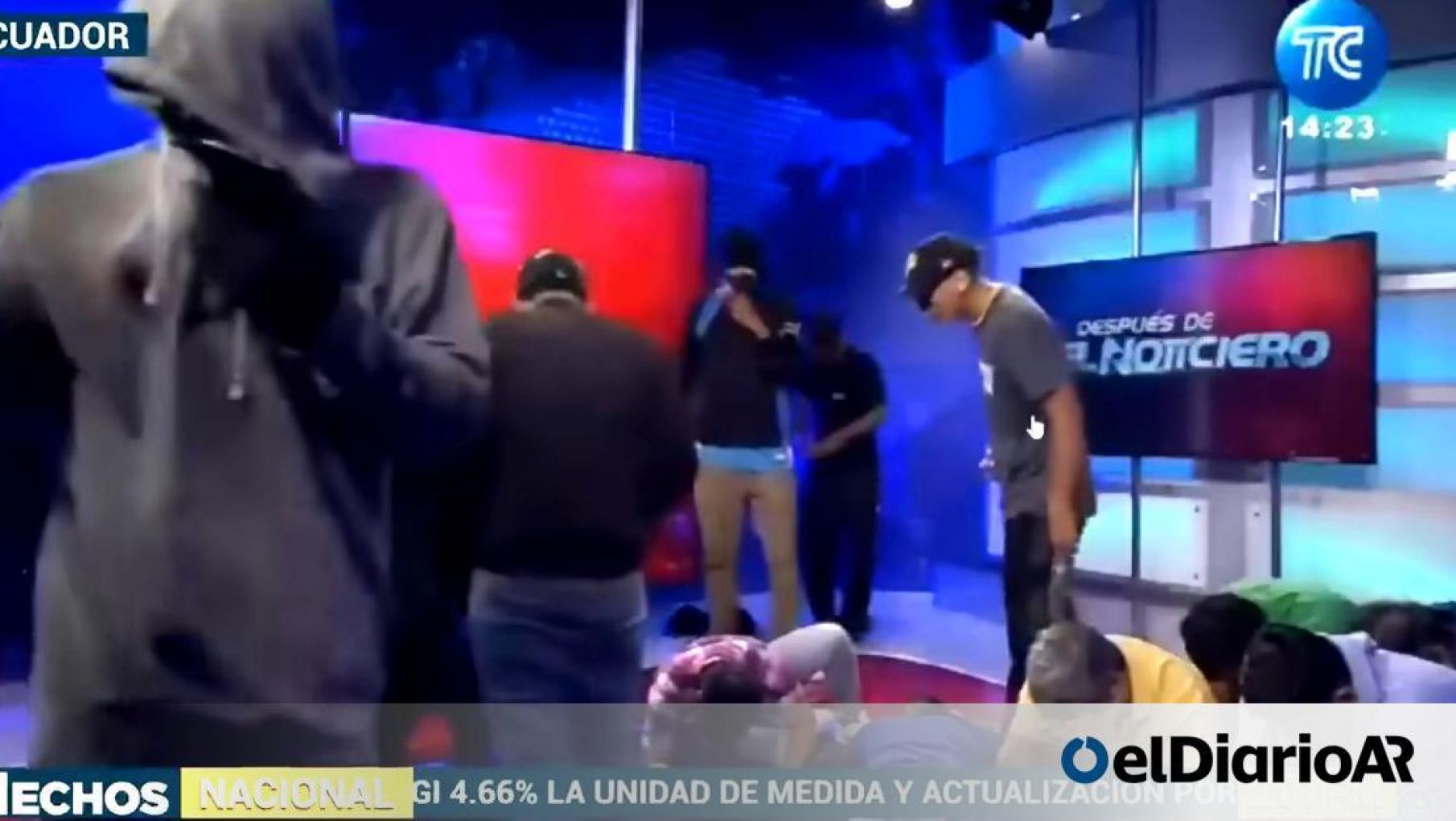 La emoción de una periodista en el regreso del canal atacado por narcos